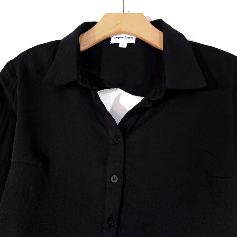 New Superdown Caleb Open Back Button Front Crop T… - image 3